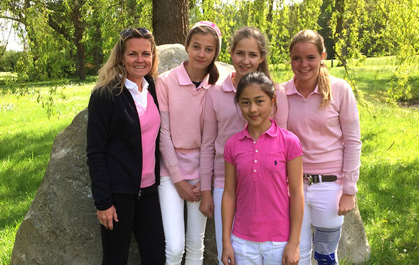 Mädchen AK 16, von links nach rechts: Steffi Pöthe („Chefin“), Julia Paschen, Katharina Preussker, Annabel Liu (spielt sonst in AK 12), Sophie Pöthe