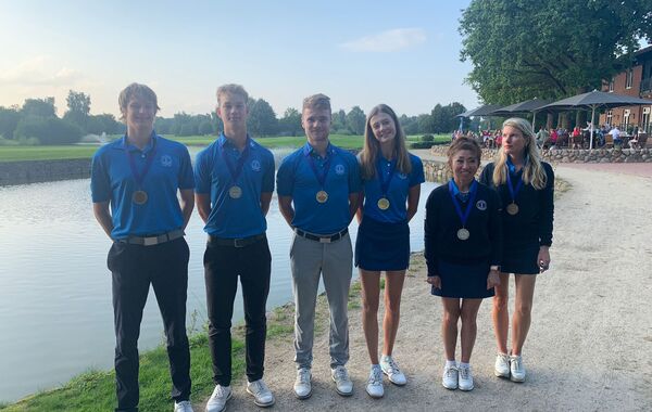 Die Medaillengewinner der Clubmeisterschaften (v. l.): Fabius Wenzlawek (Bronze), Florian Riedel (Silber), Tom Schmanns (Gold), Julia Paschen (Gold), Myong-ok Timcke (Silber), Vivian Brodersen (Bronze)